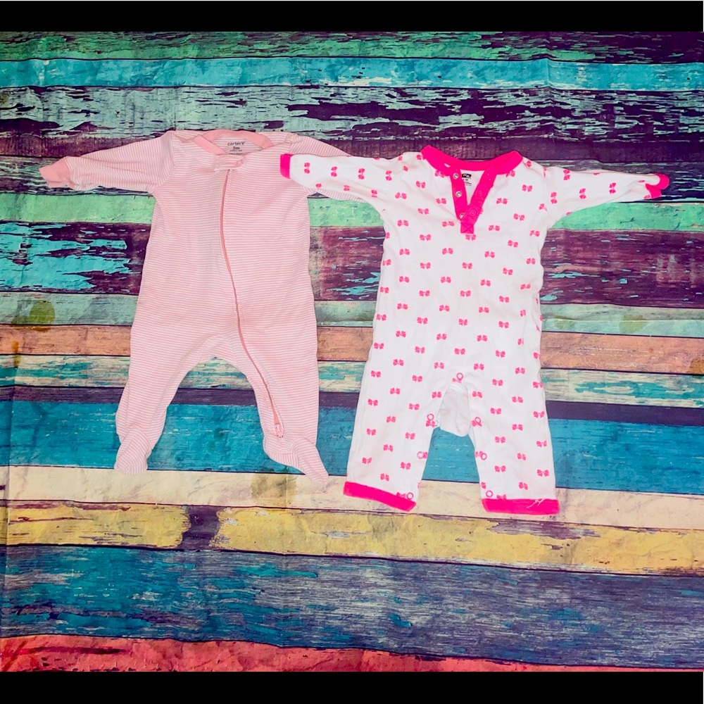 Two pajamas 0-3 months